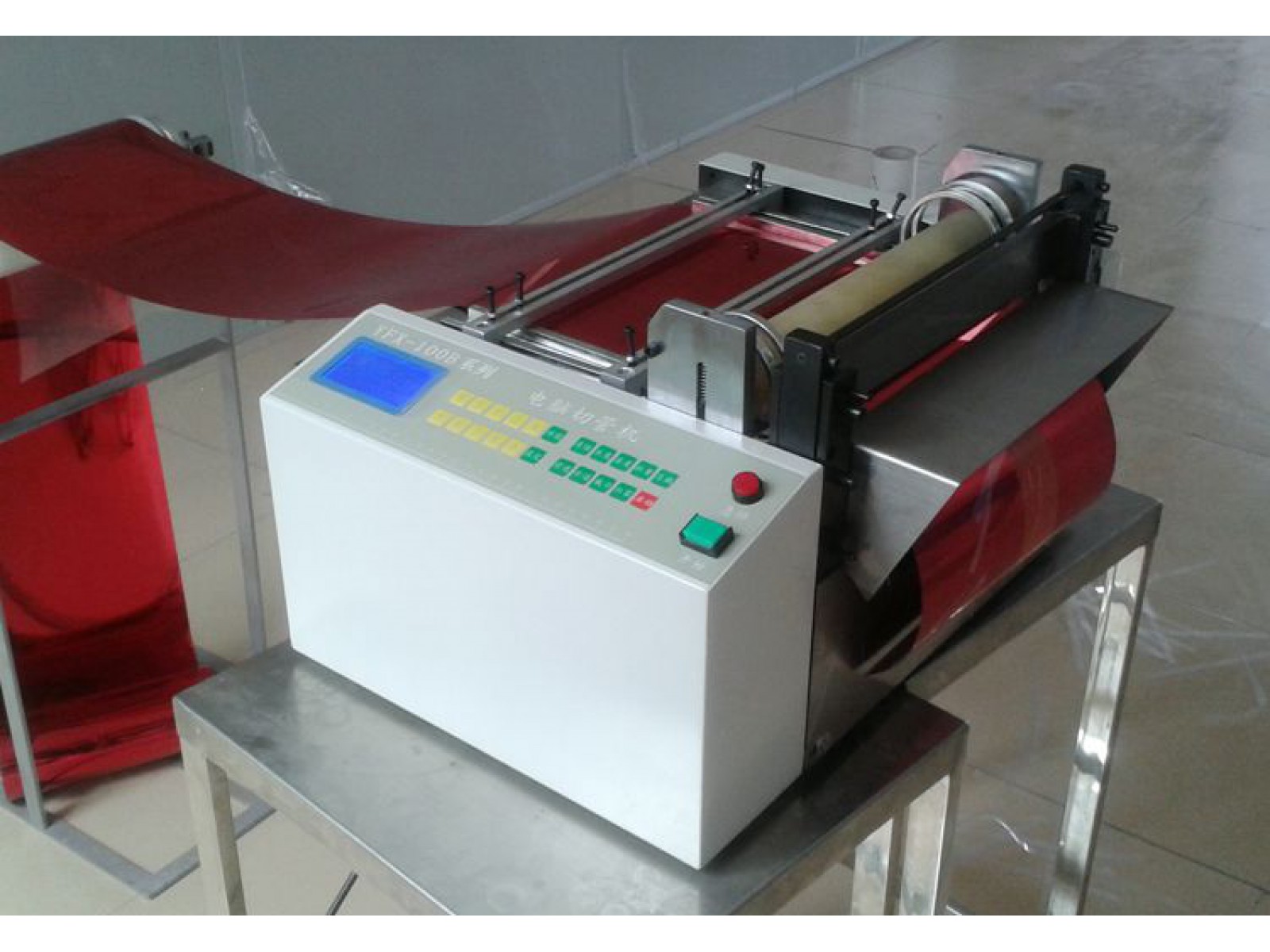 เครื่องตัดฟิล์มใส อัตโนมัติ HDK-300