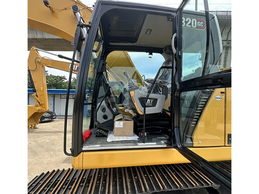 CAT 320GC ไมล์ 900 ชม.