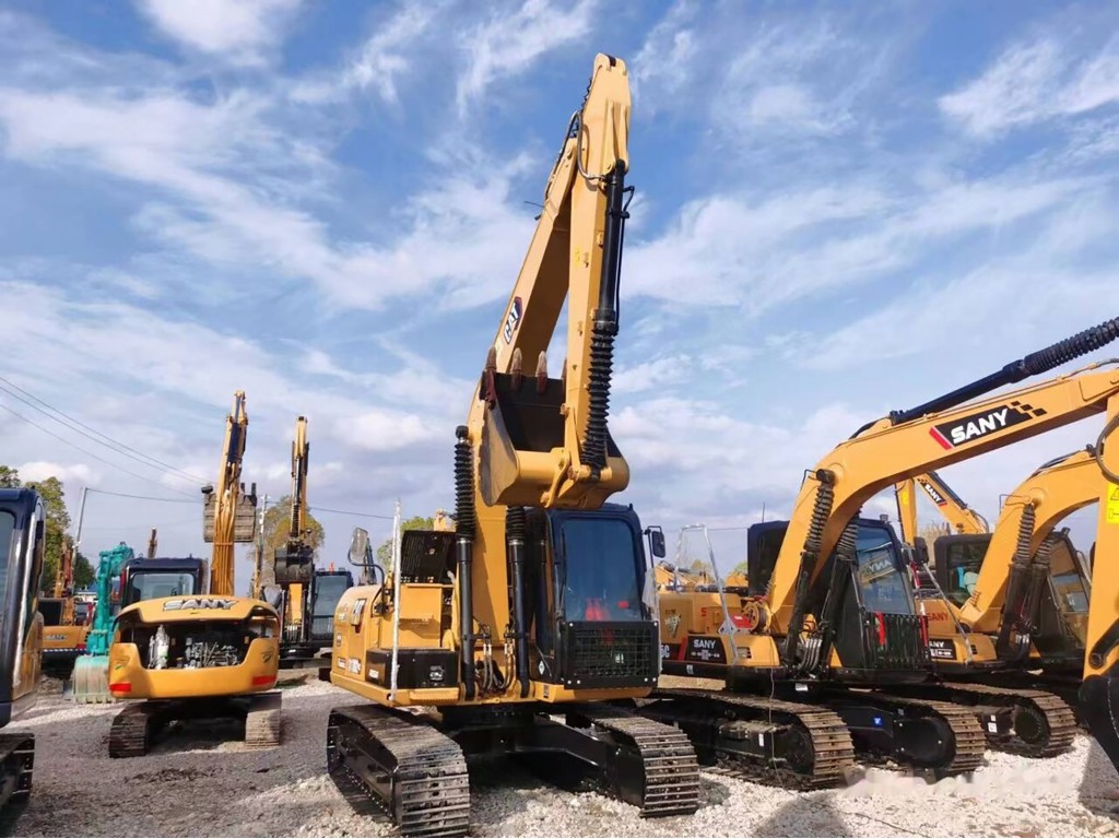 รถขุด CAT320GX