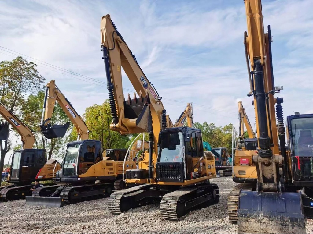 รถขุด CAT320GX