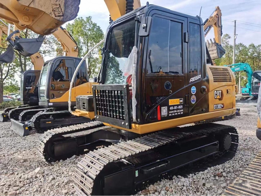 รถขุด CAT320GX