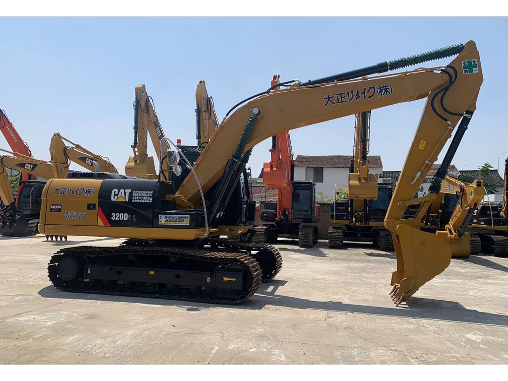 รถขุด Caterpillar 320D2