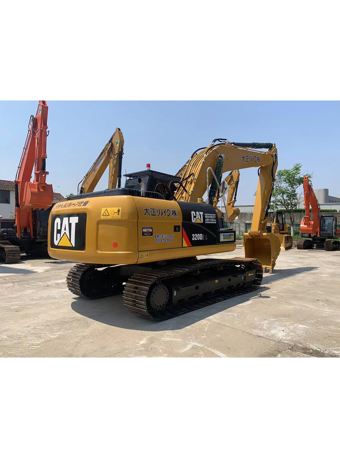 รถขุด Caterpillar 320D2