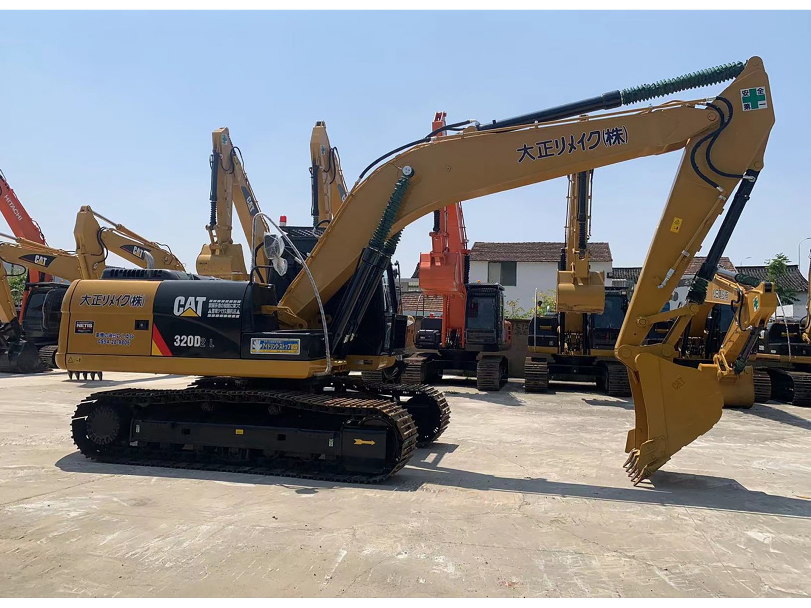 รถขุด Caterpillar 320D2