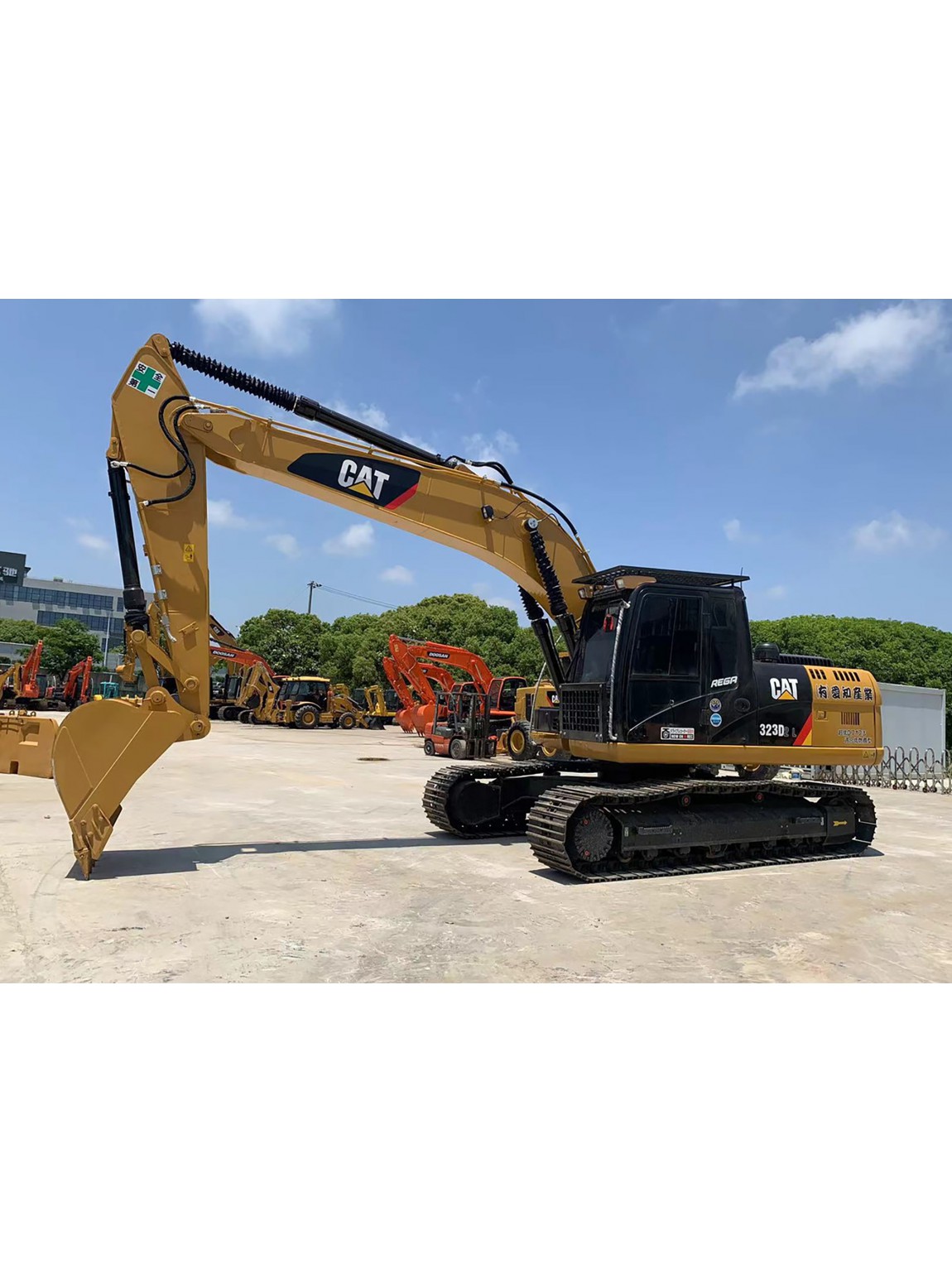 รถแบคโฮ CAT 323D2 มือสอง