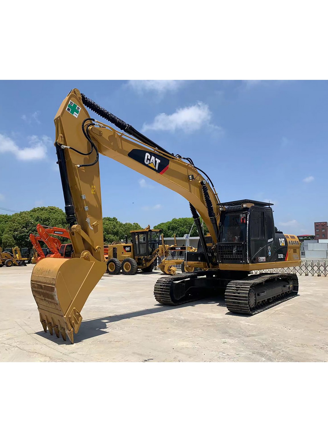 รถแบคโฮ CAT 323D2 มือสอง