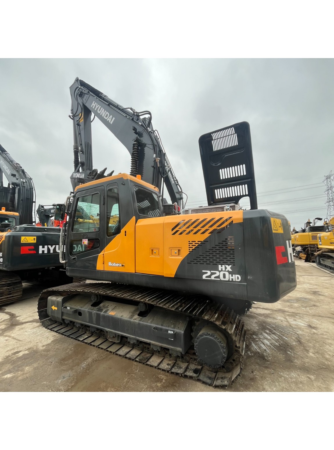 รถขุด Hyundai HX220HD