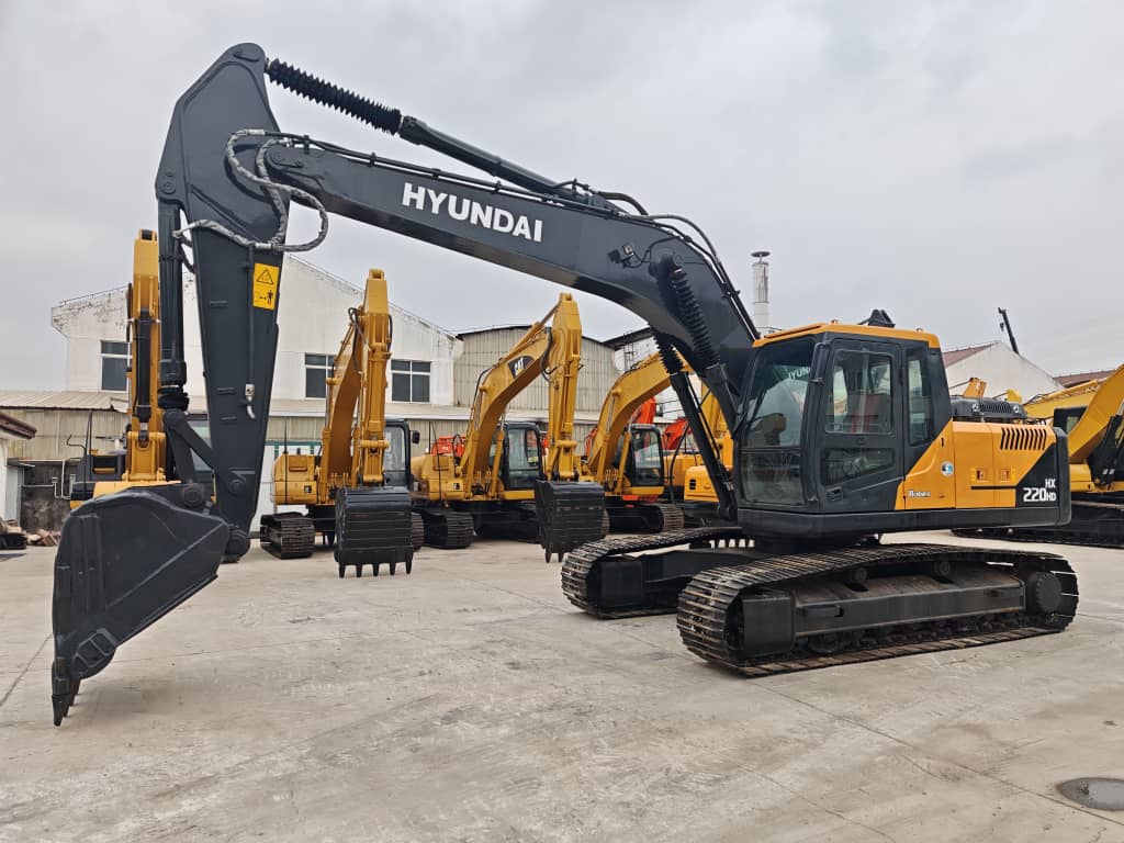 รถขุด Hyundai HX220HD