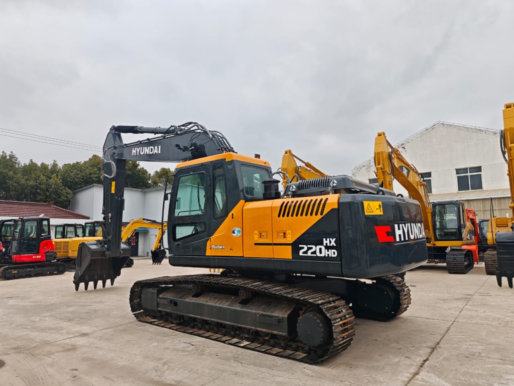 รถขุด Hyundai HX220HD