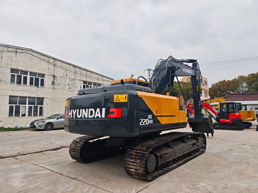 รถขุด Hyundai HX220HD