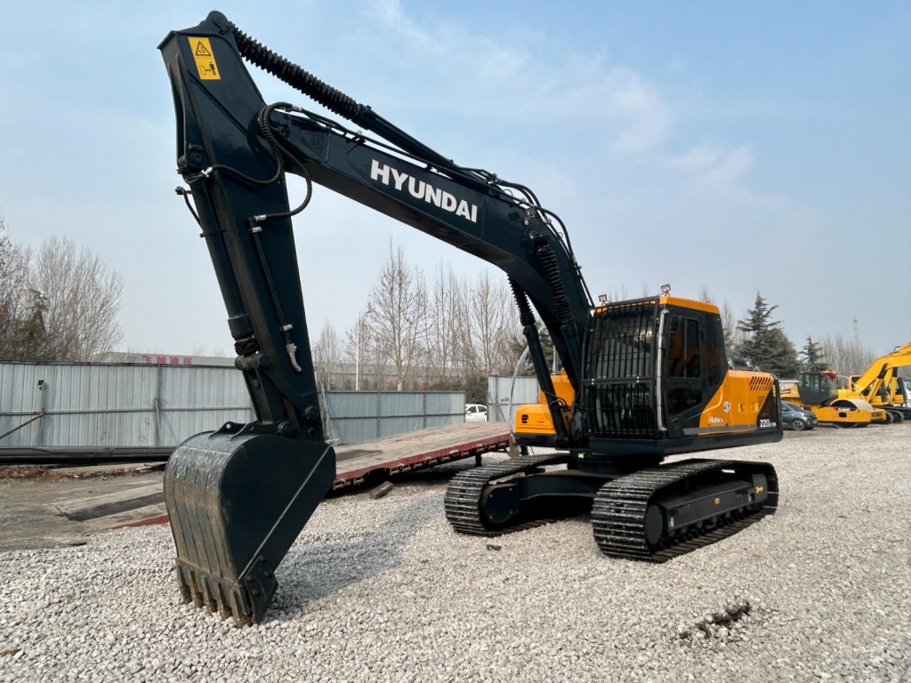 รถขุด Hyundai 220LC-9S