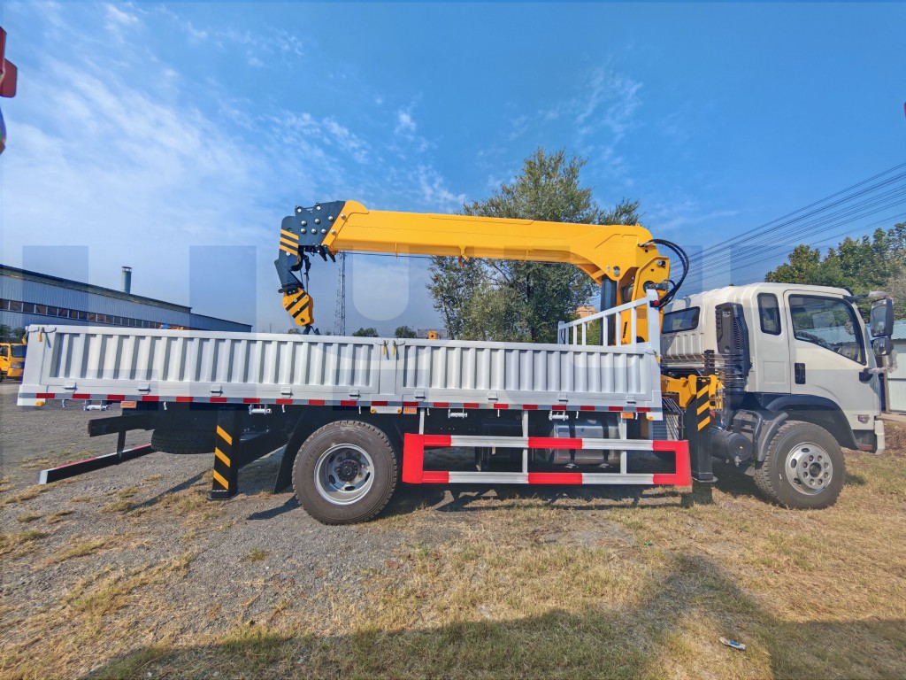 เครนติดกระเช้า 3 ตัน