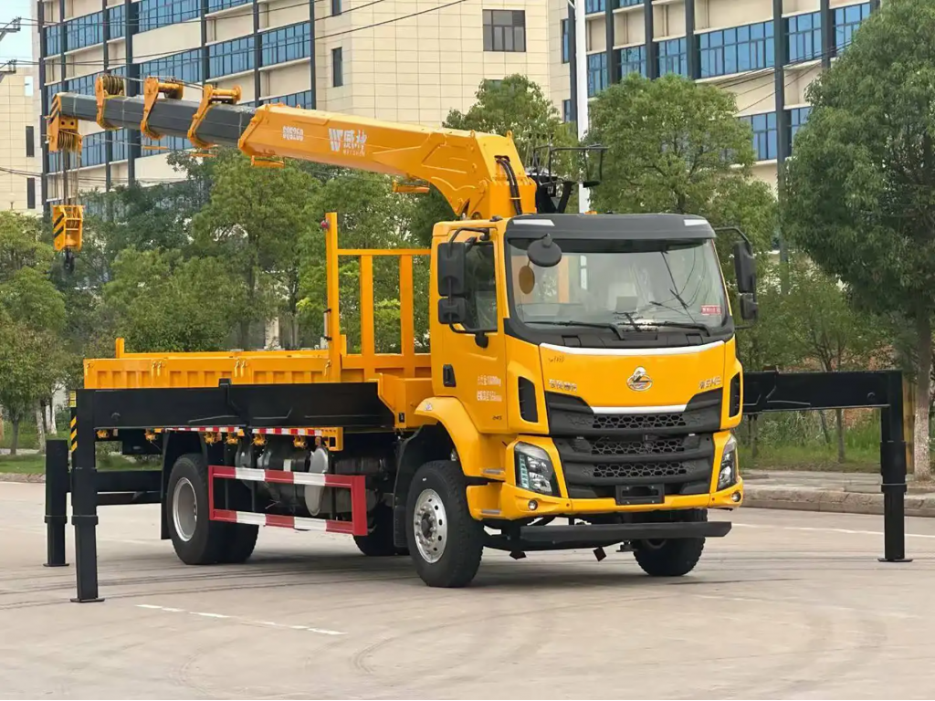 เครนติดรถบรรทุก 5 ตัน