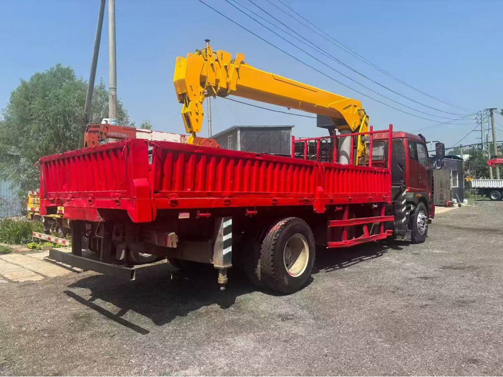 รถเครนบรรทุก 50 ตัน รถเครนบรรทุก