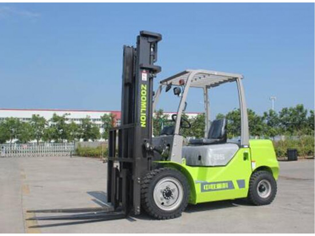 รถโฟล์คลิฟท์ 2.5 ตัน สูง 4 เมตร