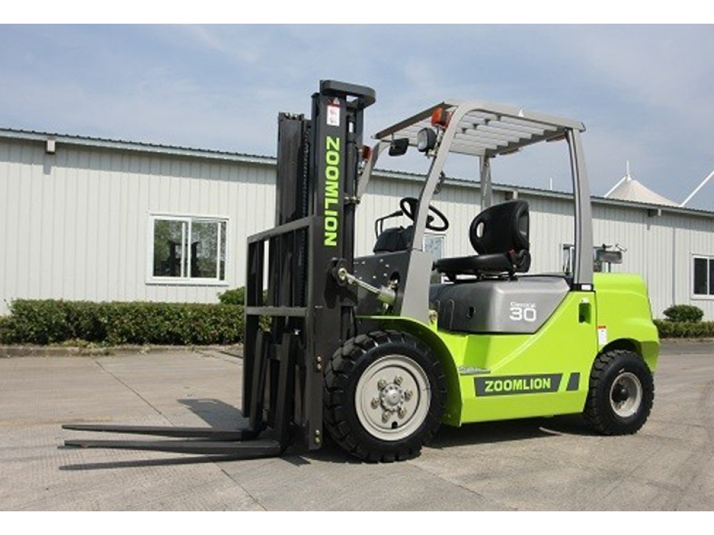 รถโฟล์คลิฟท์ 2.5 ตัน สูง 4 เมตร