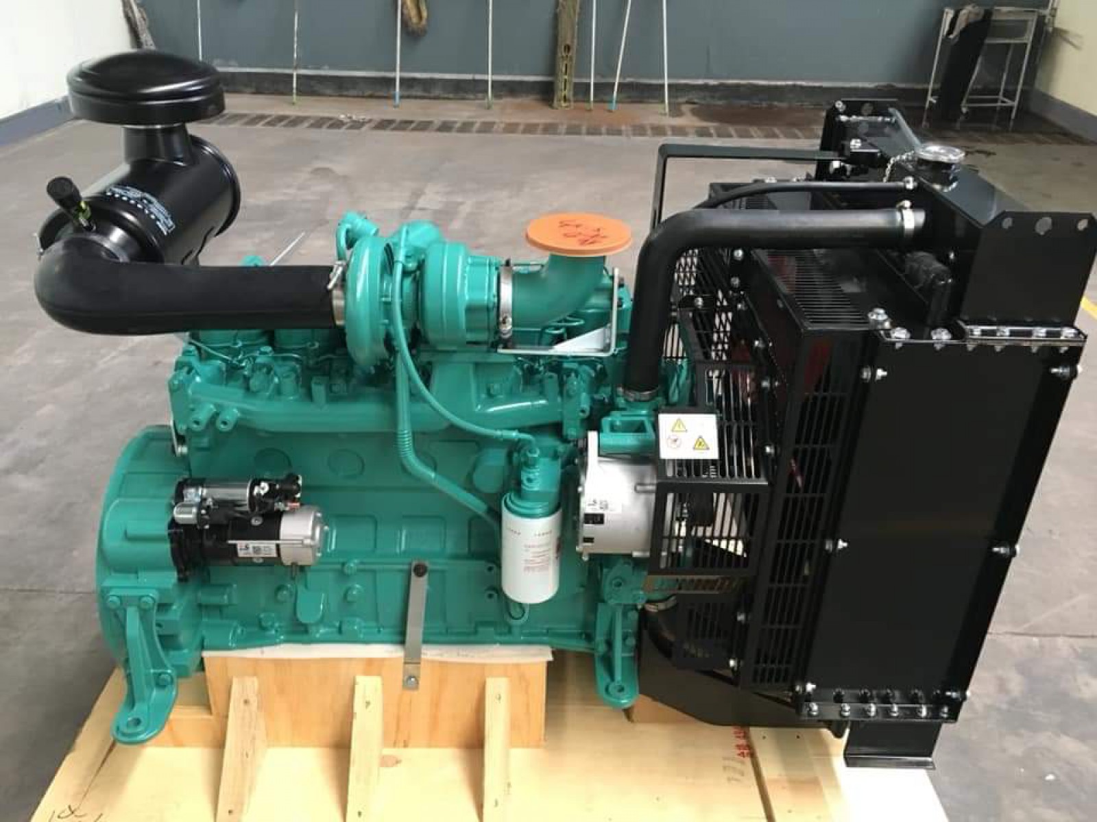 เครื่องยนต์ ดีเซล Cummins 6BT5.9-C180