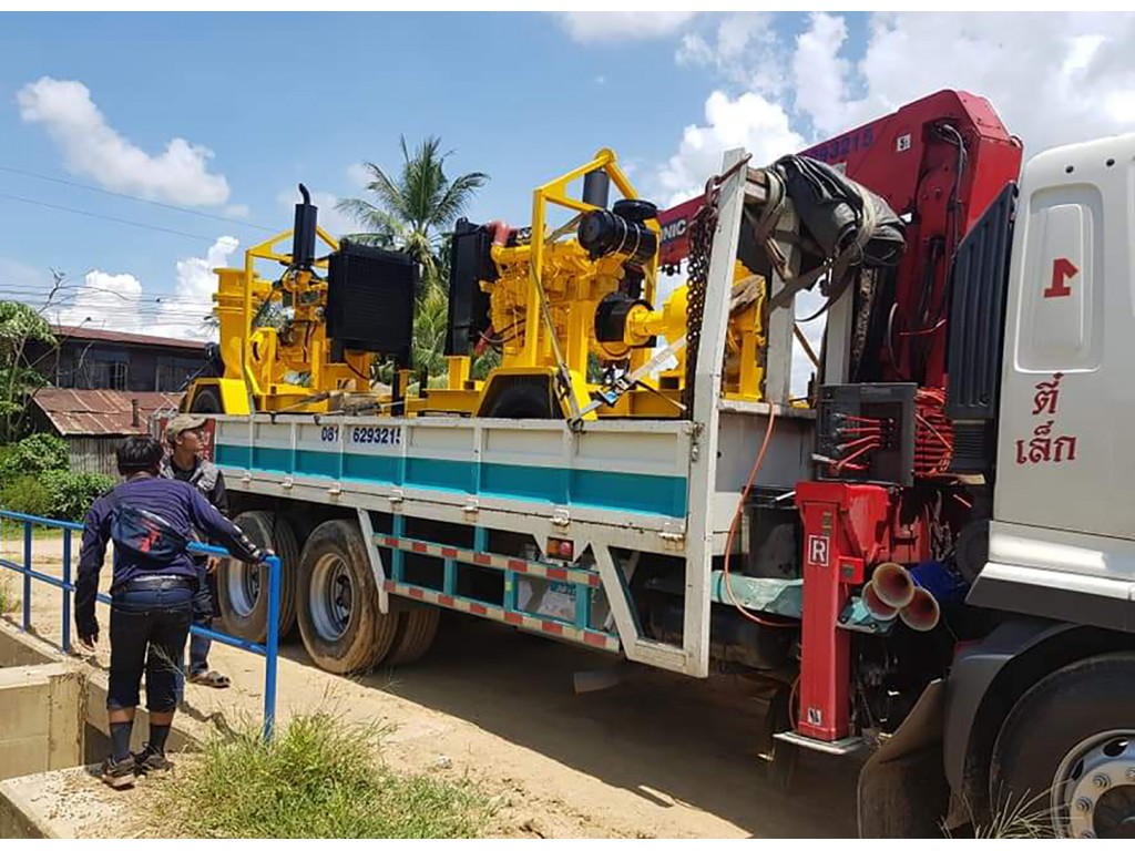 เครื่องสูบน้ำ ขนาด 12 นิ้ว