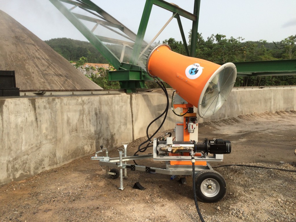 เครื่องพ่นไอน้ำ