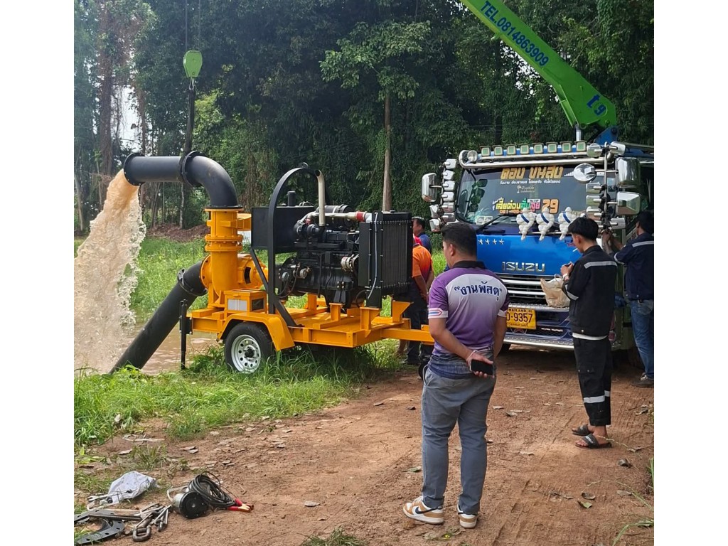 เครื่องสูบน้ำ 12 นิ้ว พร้อมเครื่องยนต์ดีเซล 180 แรงม้า
