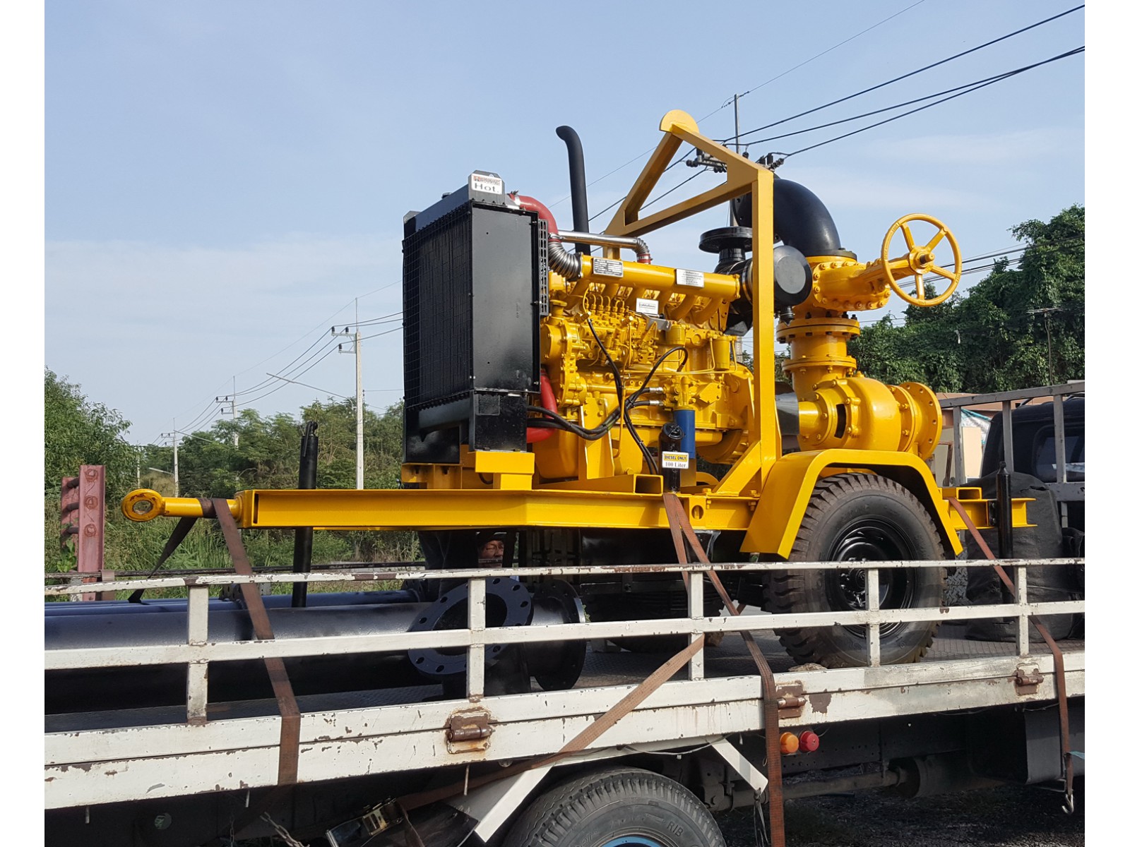 เครื่องสูบน้ำแบบลากจูง 12 นิ้ว