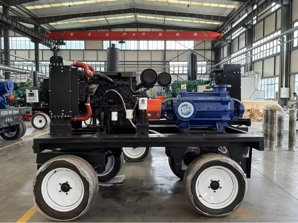 รถสูบน้ำเครื่องยนต์ดีเซล 4 สูบ