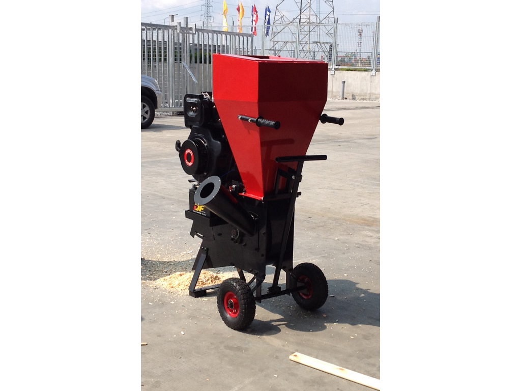 40 แรงม้า เครื่องย่อยกิ่งไม้