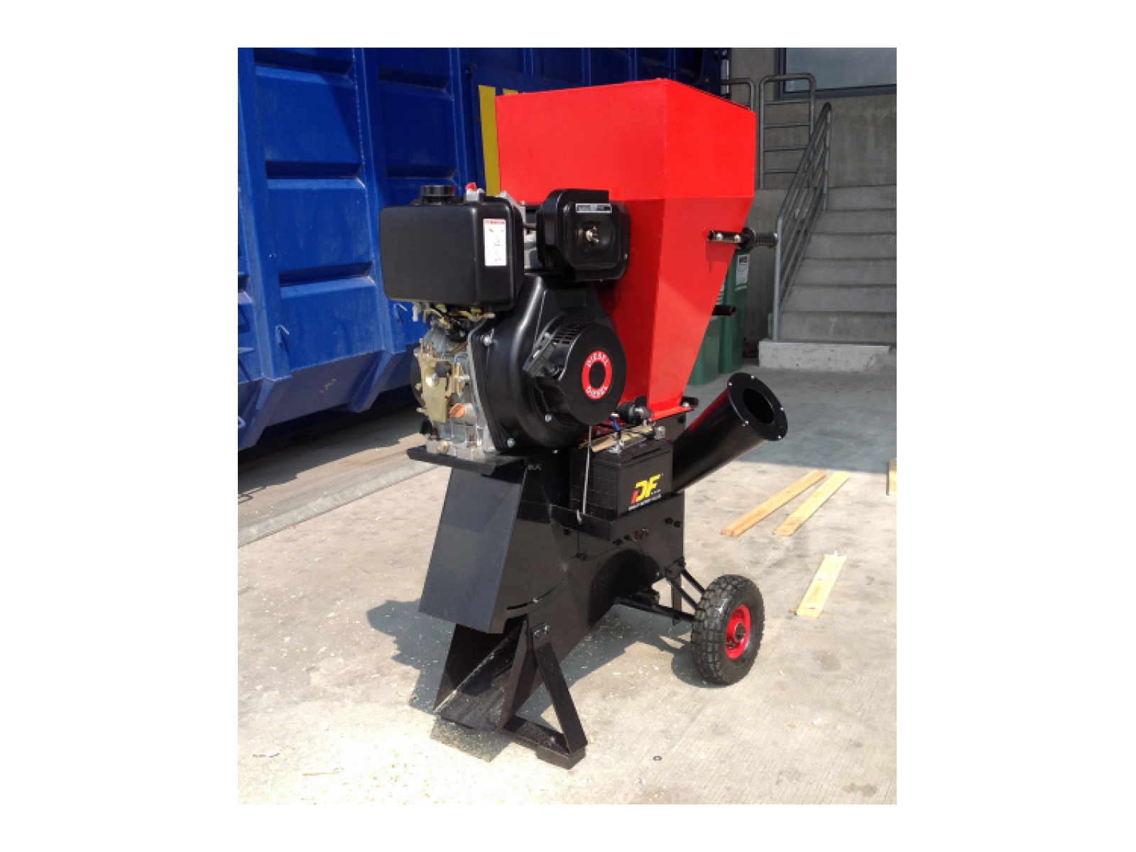 เครื่องย่อยกิ่งไม้ 10 แรงม้า ดีเซล