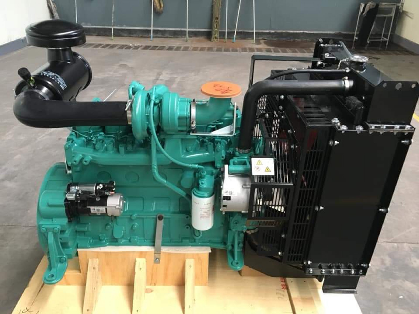 Cummins 6BTA5.9-C180