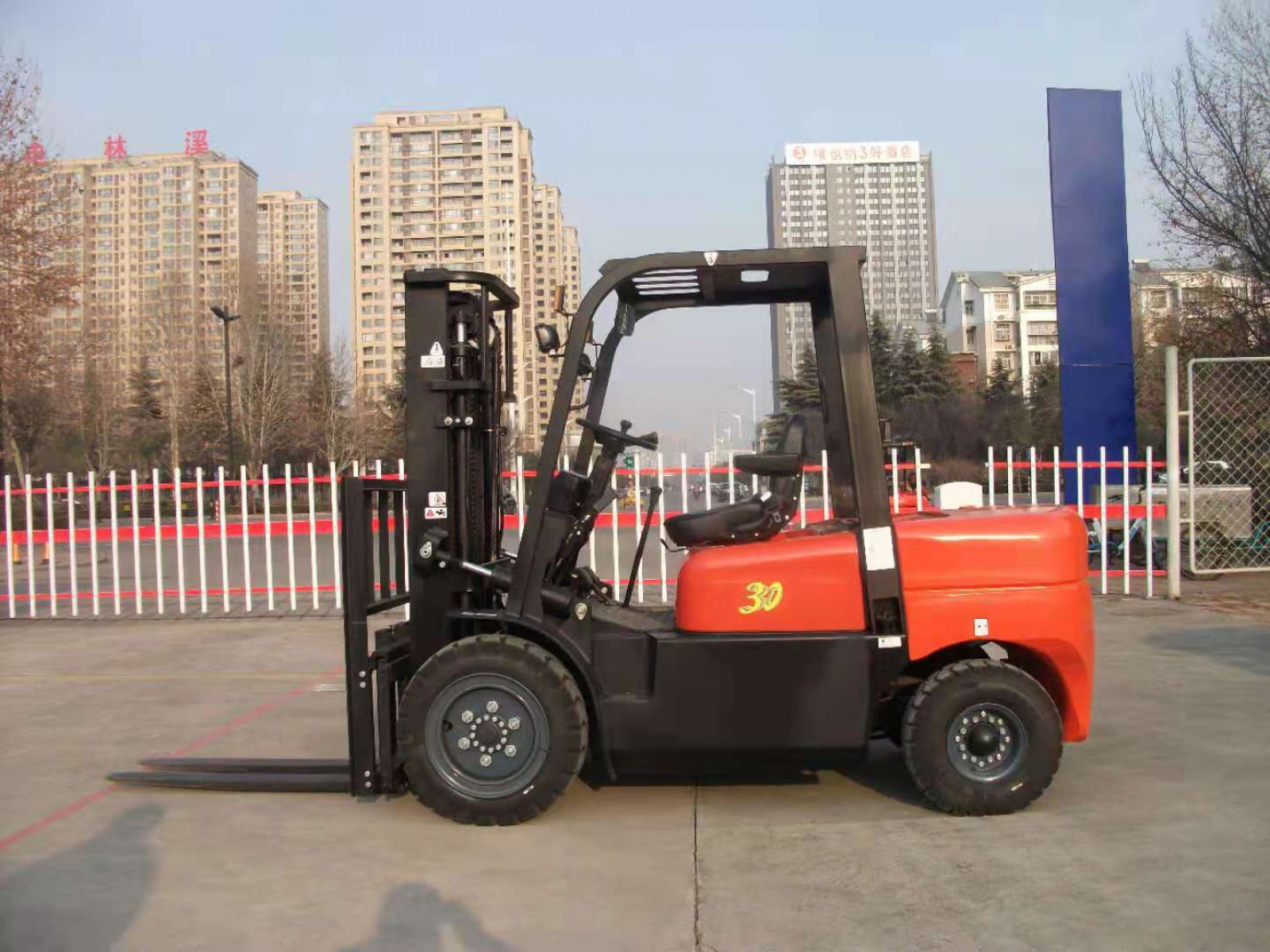 รถโฟล์คลิฟท์ 3 ตัน ดีเซล